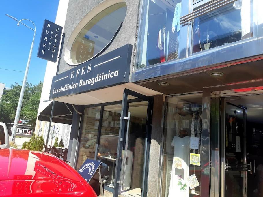 Near Downtown But In A Quiet Area Apartment *