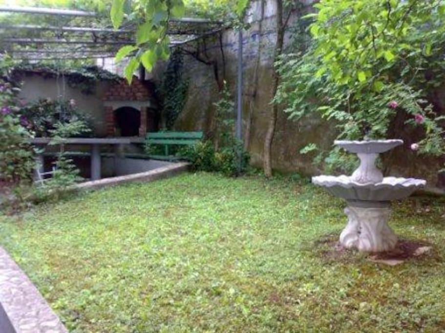 Near Downtown But In A Quiet Area Apartment Sarajevo