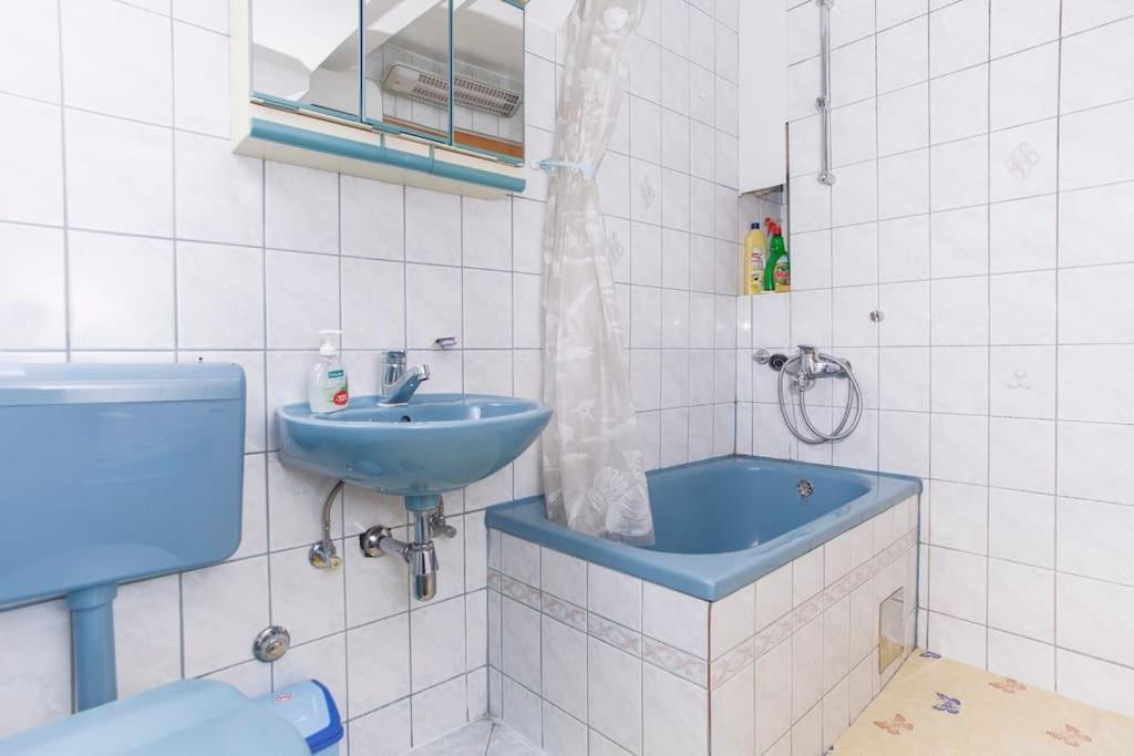 Apartment Near Downtown But In A Quiet Area